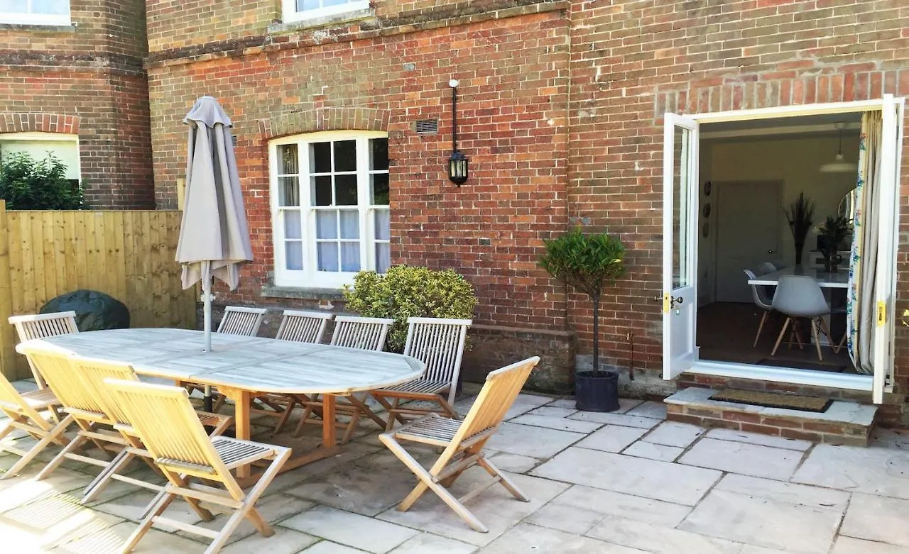 Quay Corner, 5 Bed House, Christchurch