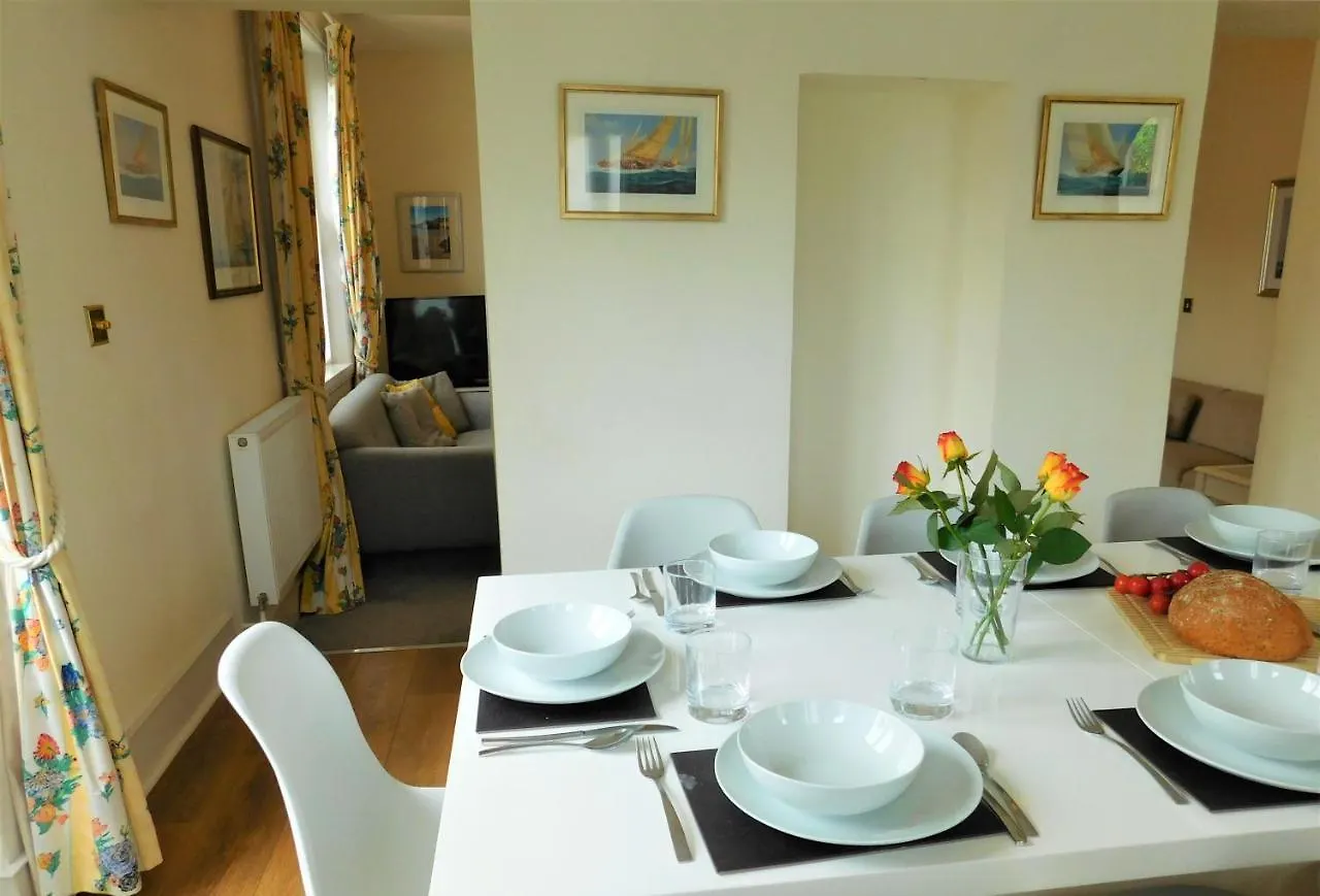 Quay Corner, 5 Bed House, Christchurch  Holiday home