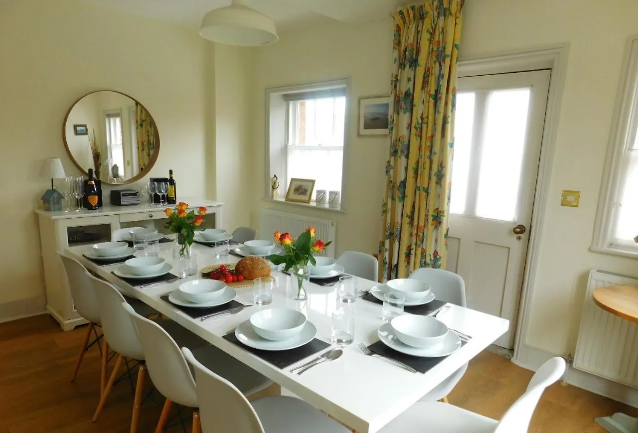 Quay Corner, 5 Bed House, Christchurch  Holiday home Christchurch (Dorset)