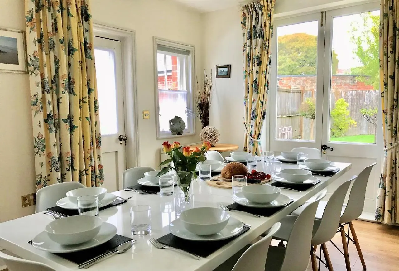 Quay Corner, 5 Bed House, Christchurch